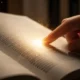 O fenômeno de “marcar trechos” em livros e como isso altera a memória